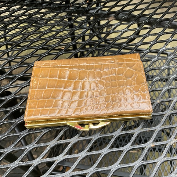 Quality Tan & Gold Alligator Nice Feel Skin Texture Wallet! - Picture 15 of 16